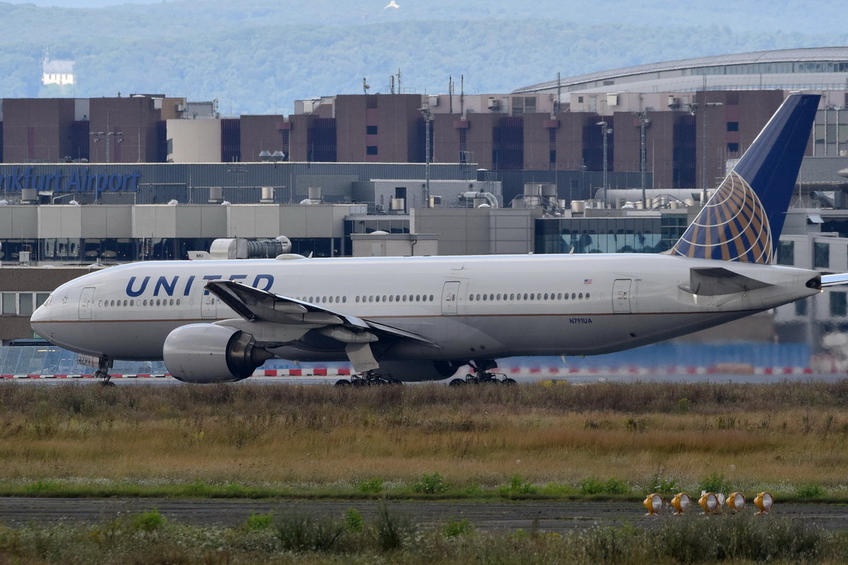 N791UA United Airlines Boeing 777-222(ER)  in Frankfurt am 06.08.2016 zum Start