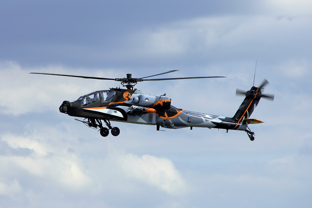 Niederländische Luftwaffe / Boeing AH-64D Apache Longbow / Q-17 / 14.06.2014 Phalsbourg Airshow 2014