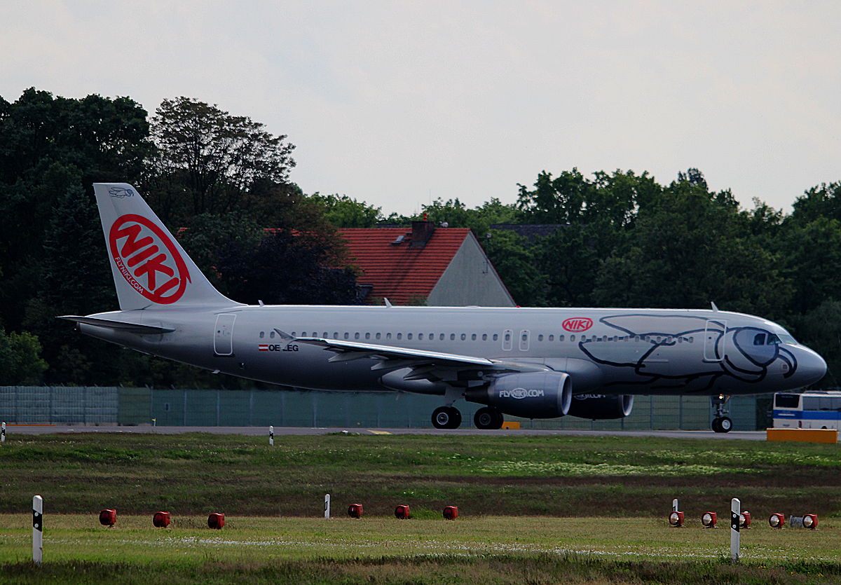 Niki A 320-214 OE-LEG kurz vor dem Start in Berlin-Tegel am 09.05.2014