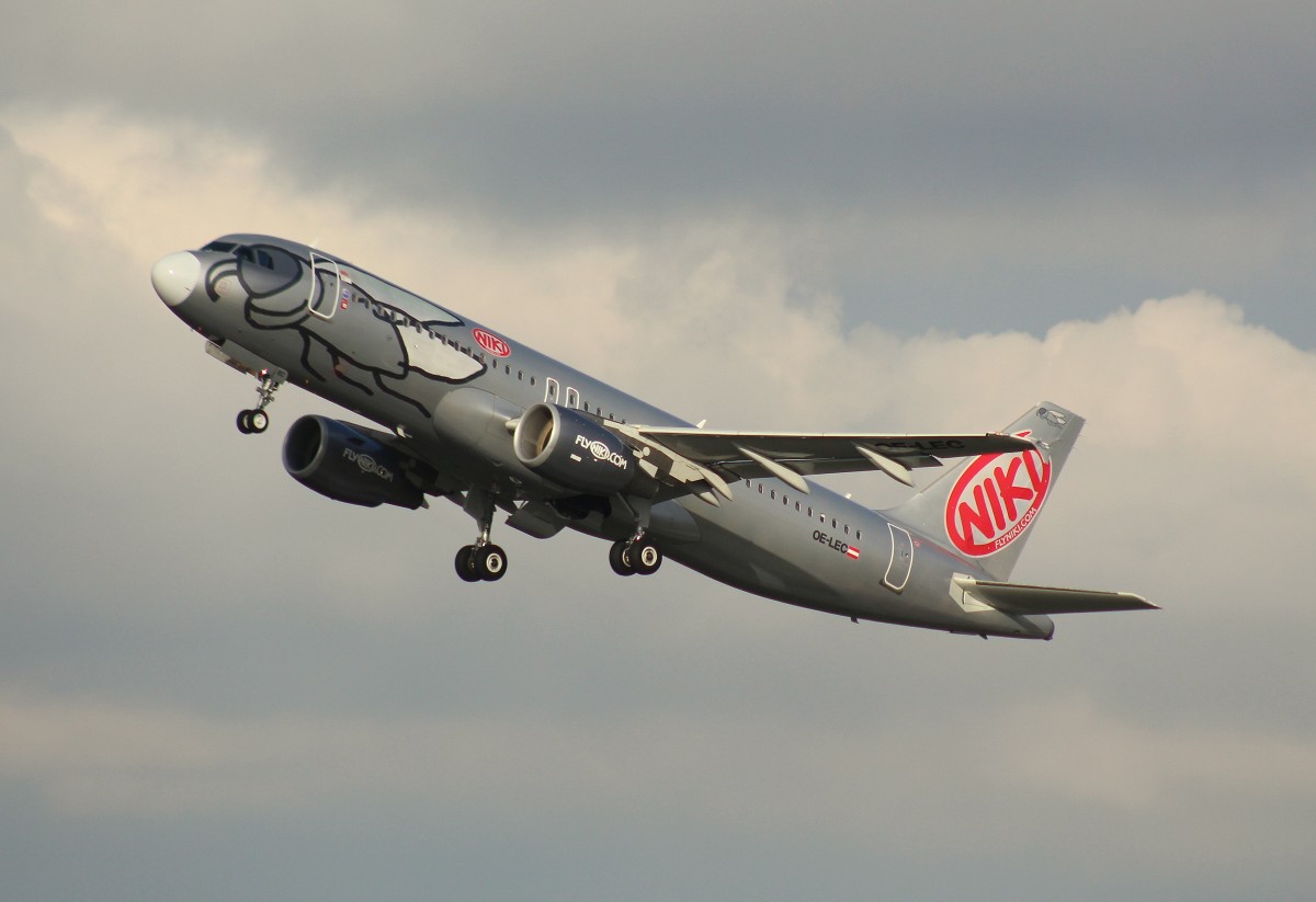 NiKI,OE-LEC,(C/N 4316),Airbus A 320-214, 21.11.2015,DUS-EDDL, Düsseldorf, Germany 