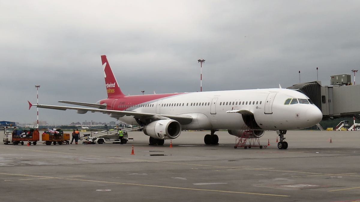 Nordwind Airlines VP-BRD, Airbus A321, in Pulkovo, 02.08.17
