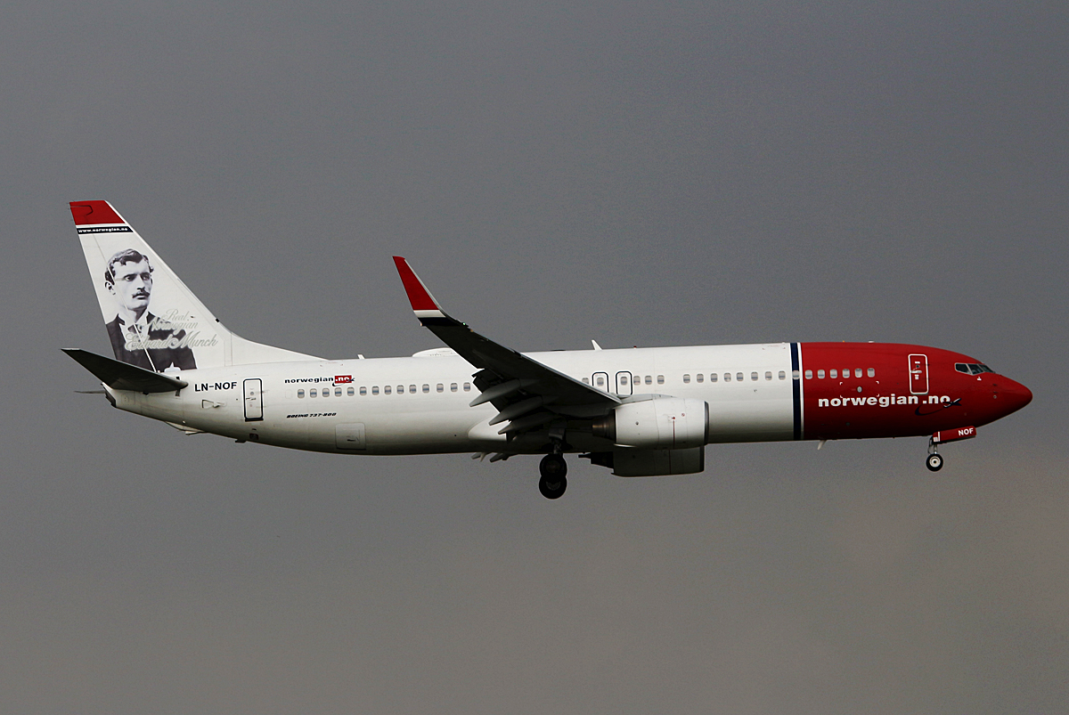 Norwegian Air Shuttle, Boeing B 737-86N. LN-NOF, SXF, 30.05.2016