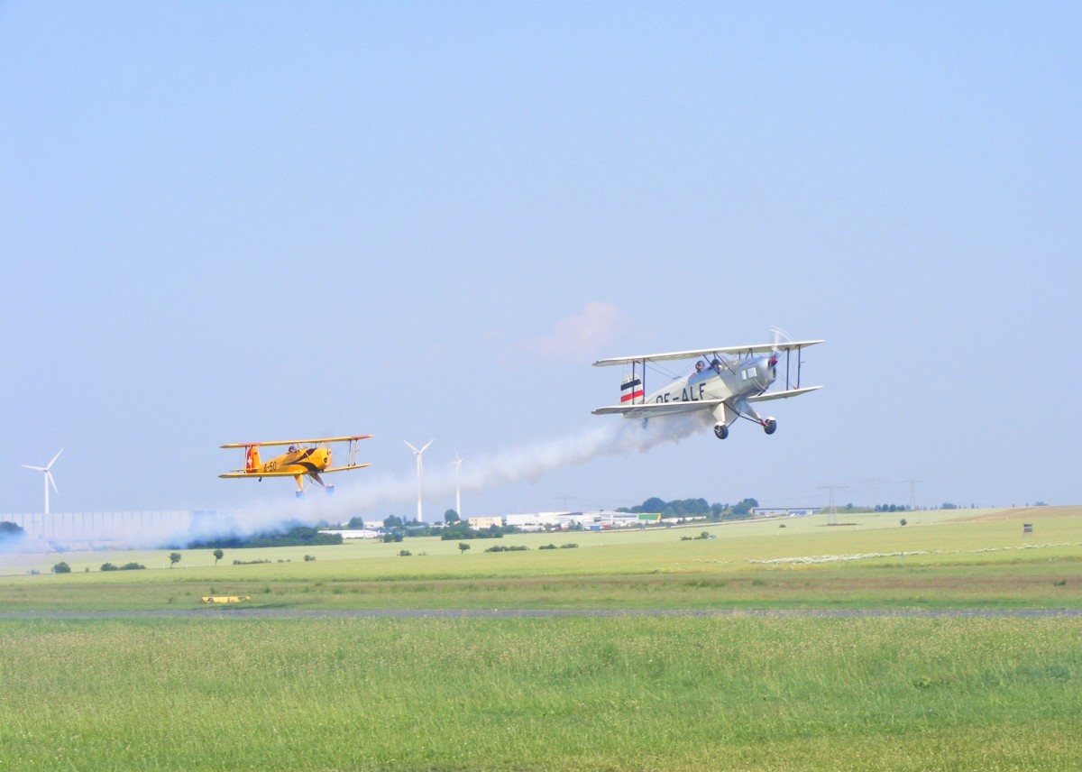 OE-ALF und A-50, Bücker Bü-131 Jungmann gestartet in Gera (EDAJ) am 4.7.2015