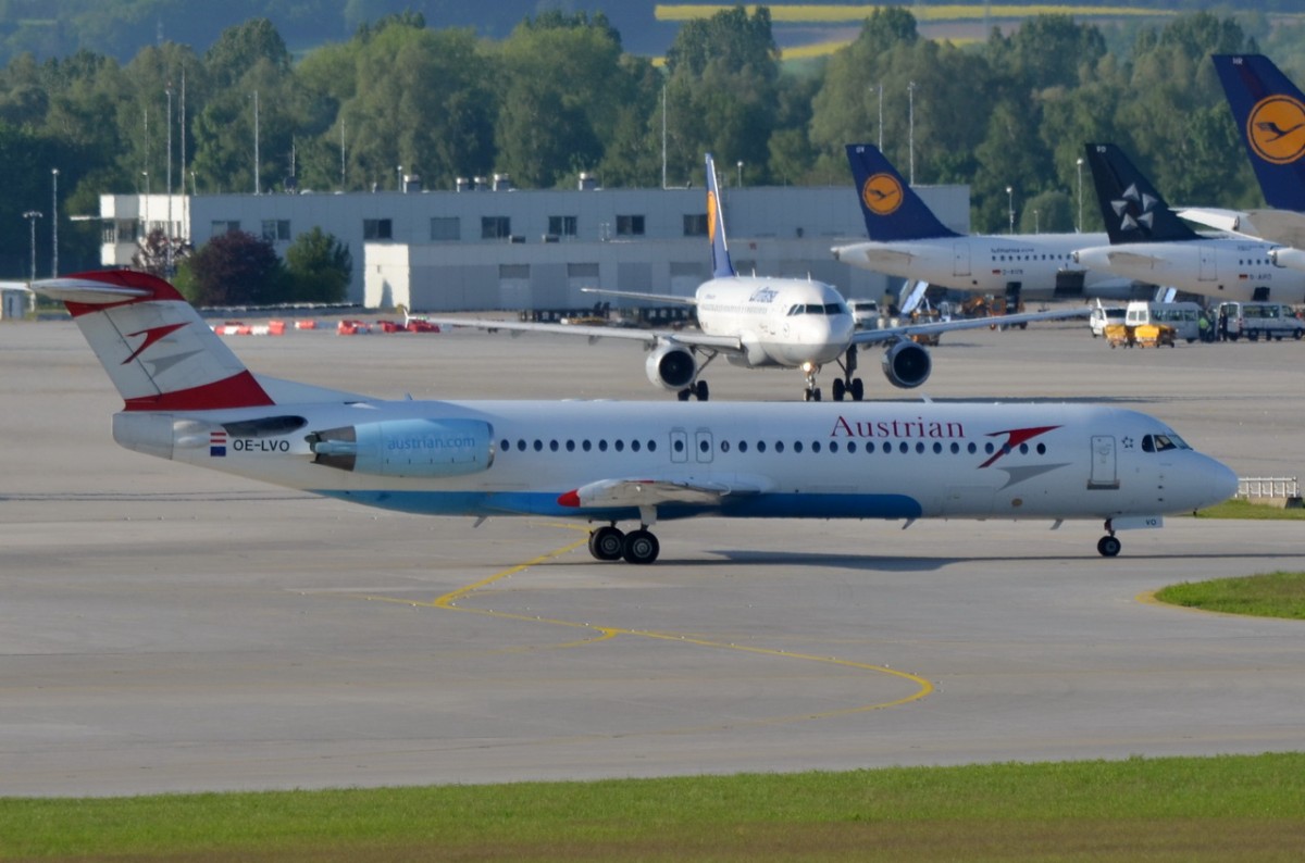 OE-LVO Austrian Airlines Fokker F100  zum Start am 10.05.2015 in München