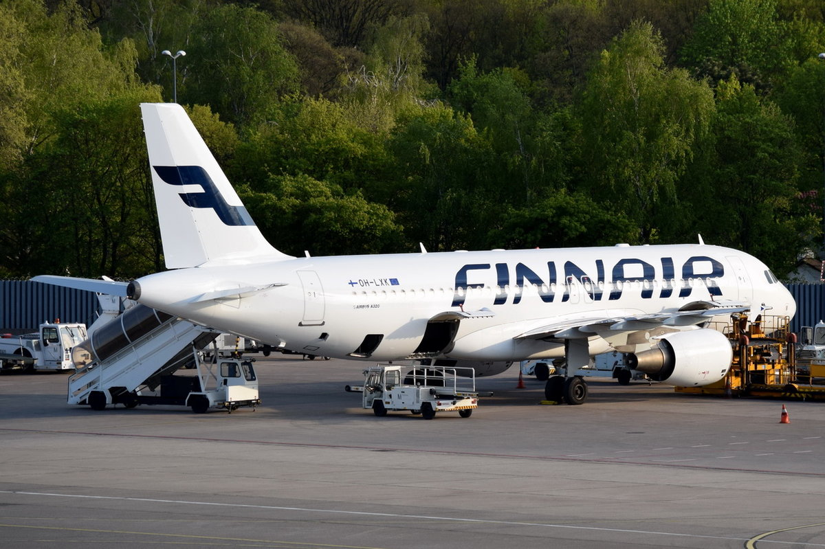 OH-LXK Finnair Airbus A320-214     bei der Abfertigung in Tegel am 04.05.2016
