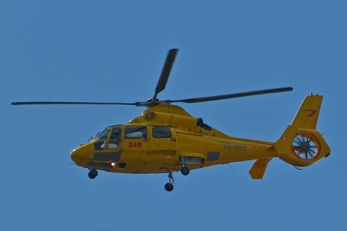 OO-NHX, Eurocopter AS 365N3 Dauphin aufgenommen über Leeuwarden (NL) 05.2016