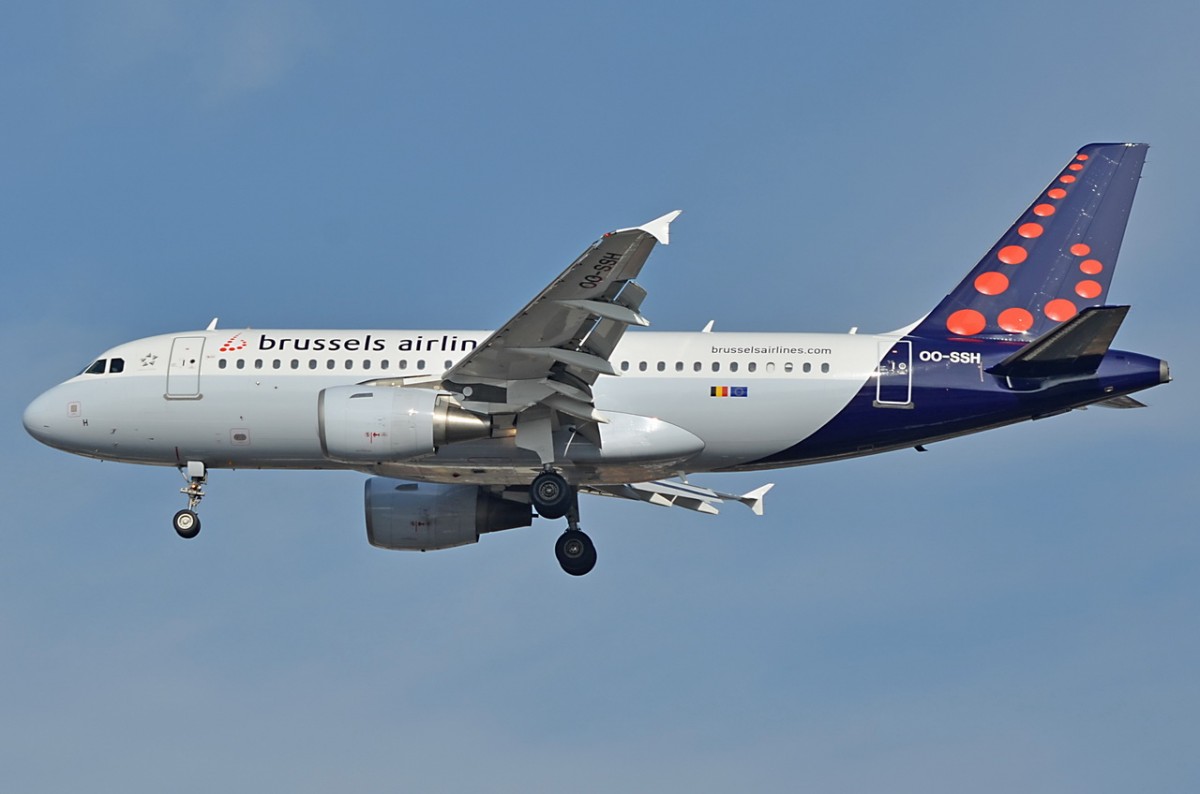OO-SSH Brussels Airlines  Airbus A319-100   beim Landeanflug auf Tegel am 25.02.2015