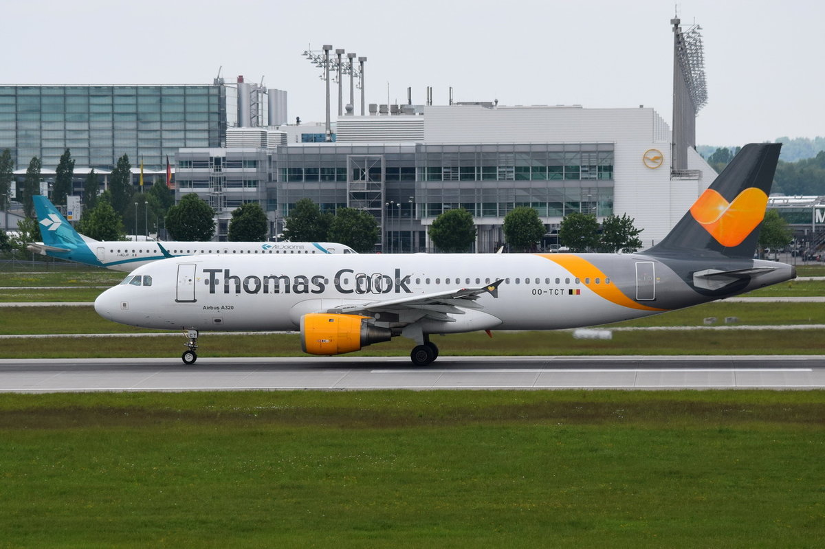 OO-TCT Thomas Cook Airlines Belgium Airbus A320-212  in München beim Start am 17.05.2016