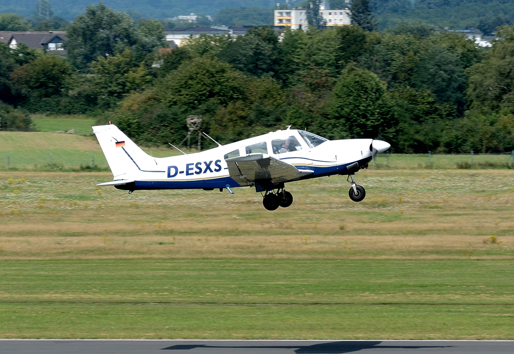 PA 28-181 Archer II, D-ESXS beim Start in EDKB - 22.08.2015