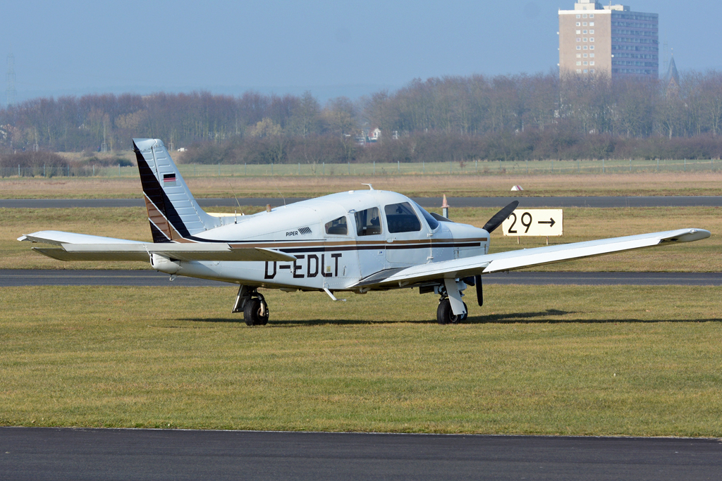 PA 28R-201 Arrow III, D-EDLT in EDKB - 12.02.2015
