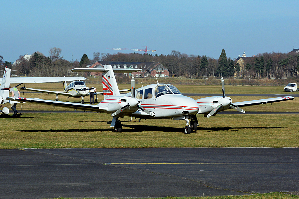 PA-44-180 T Turbo Seminole D-GBAV in Bonn-Hangelar - 09.03.2014