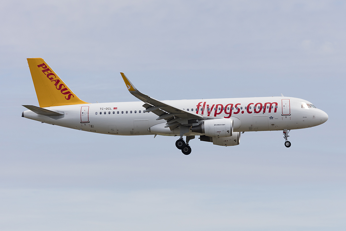 Pegasus Airlines, TC-DCL, Airbus, A320-214, 01.05.2017, FCO, Roma, Italy


