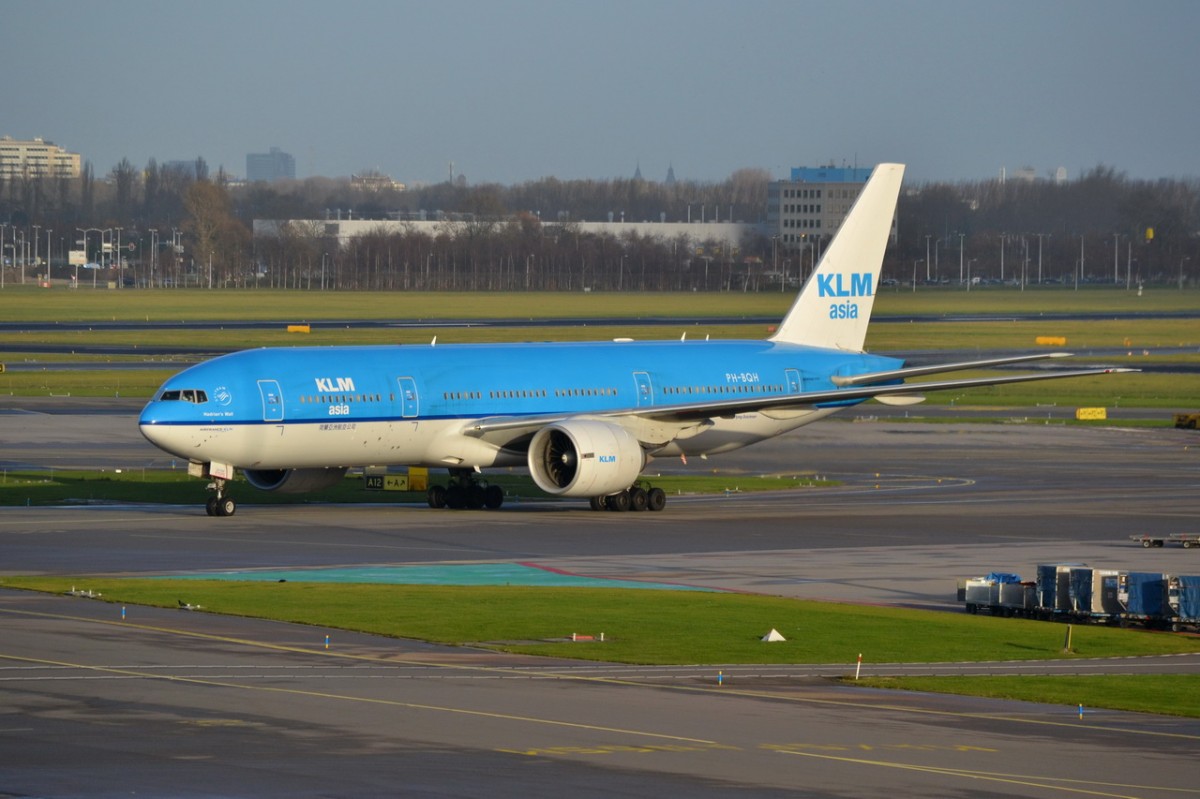 PH-BQH KLM Royal Dutch Airlines Boeing 777-206(ER)      30.11.2013

Amsterdam-Schiphol