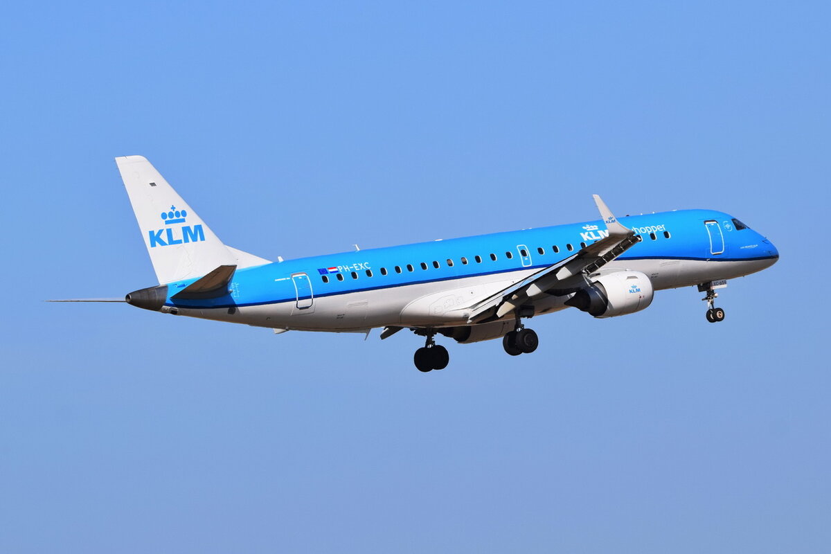 PH-EXC , KLM Cityhopper , Embraer ERJ-190STD (ERJ-190-100) , 18.03.2022 , Berlin-Brandenburg  Willy Brandt  , BER , 