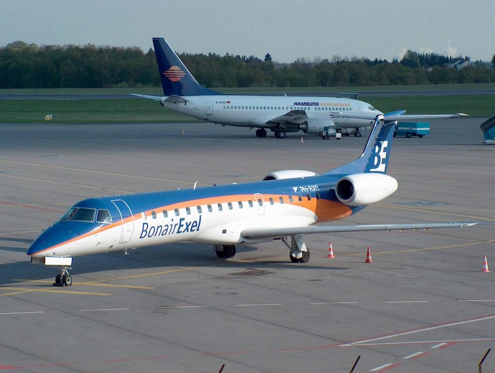 PH-RXB, Embraer ERJ-145 von Bonair Exel in Luxembourg