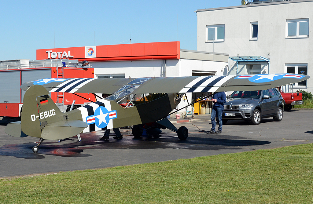 Piper J3C, modernisiert auf PA L 4H, D-EBUG in Bonn-Hangelar- 03.05.2014