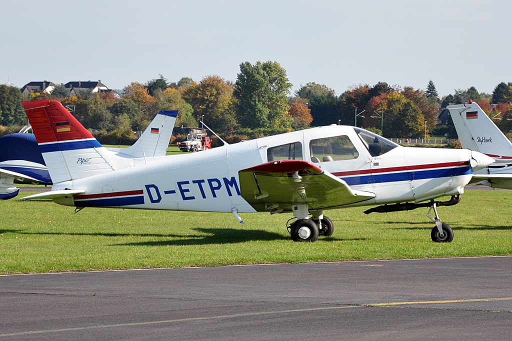Piper PA-28-161 Cadet D-ETPM am Flugplatz Bonn-Hangelar - 19.10.2013
