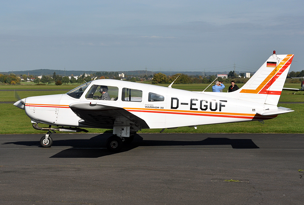 Piper PA-28-161 Warrior II D-EGOF in Bonn-Hangelar - 19.10.2013