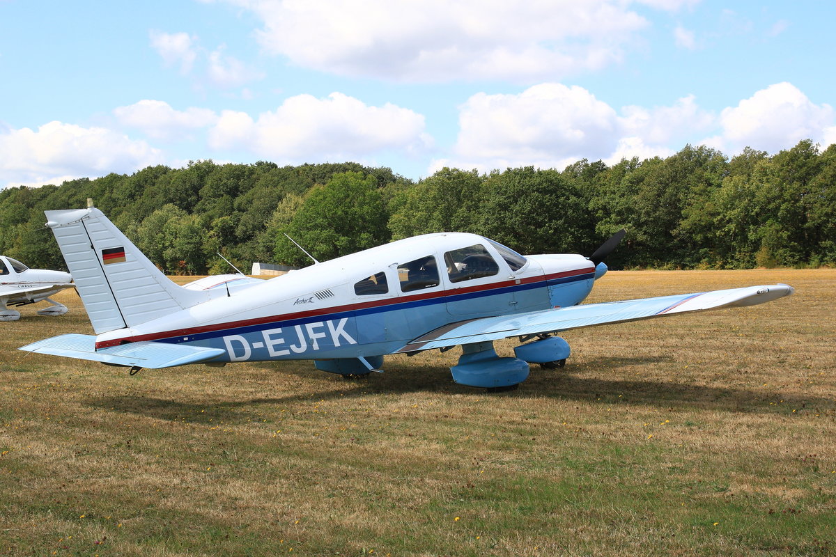 Piper PA-28-181 Archer II, D-EJFK. Flugplatzfest Wershofen, 01.09.2018.