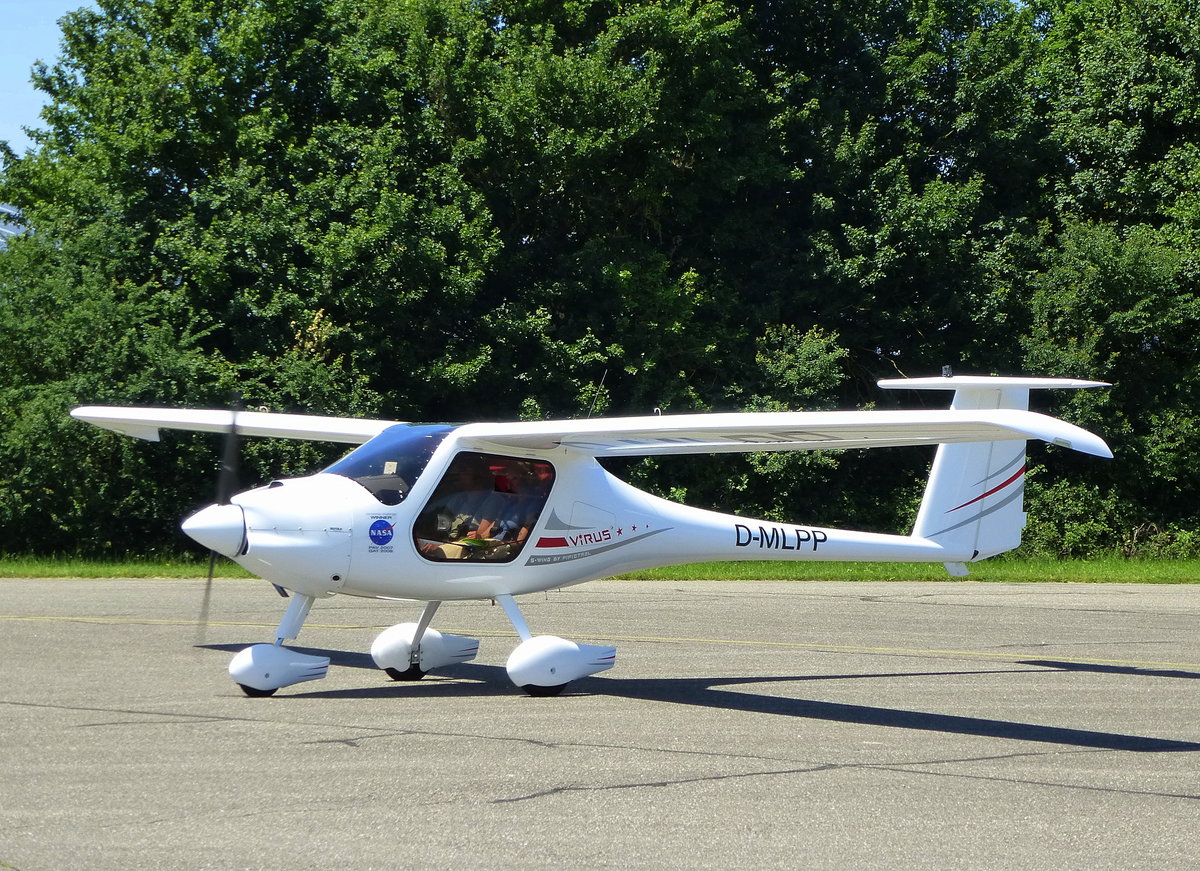 Pipistrel  Virus , D-MLPP, 2-sitziges Ultraleichtflugzeug der slowenischen Firma Pipistrel, mit Rotax-Motor, Flugplatz Bremgarten, Mai 2015