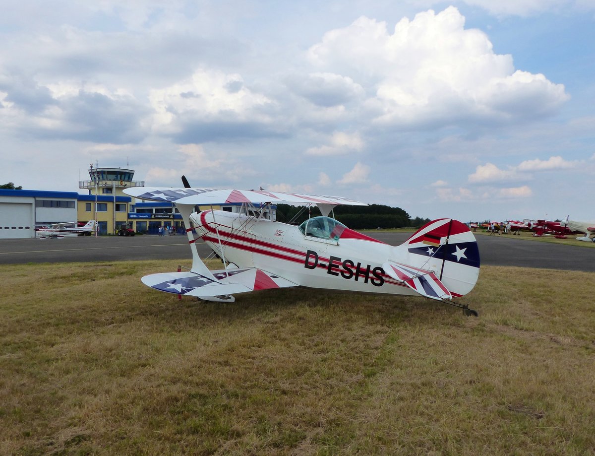 Pitts S-2S, D-ESHS auf dem Vorfeld in Gera (EDAJ) am 20.7.2020. Deutsche Meisterschaft im Motorkunstflug