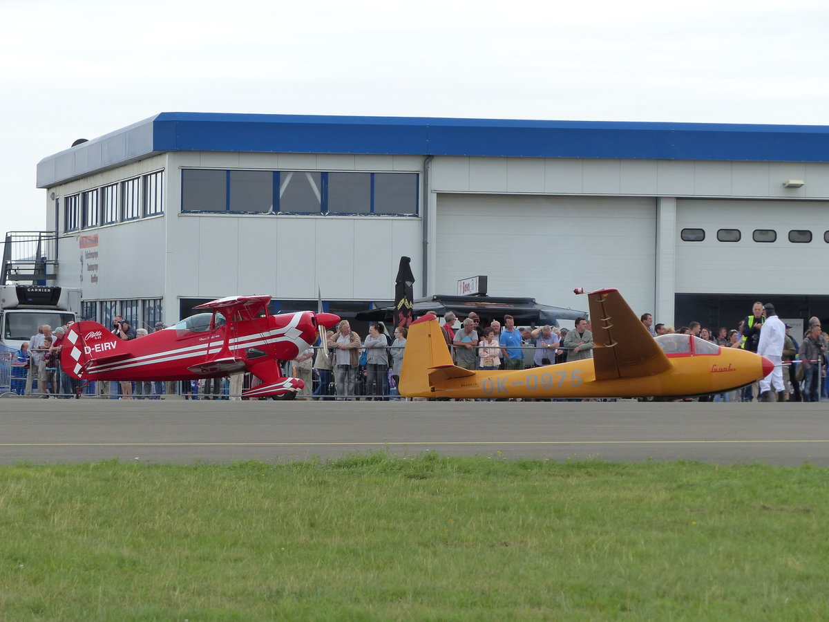 Pitts S1-S, D-EIRV und der Letov LF-107 Lunak, OK-0975 bei den Vintage Aerobatic World Chamionships in Gera (EDAJ) am 17.8.2019