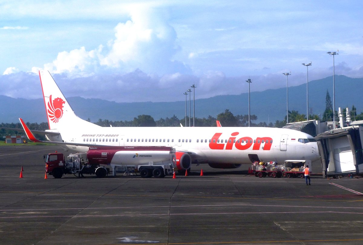PK-LHL, Boeing 737-9GP(WL), Lion Air, Manado International Airport (MDC), 5.10.2017