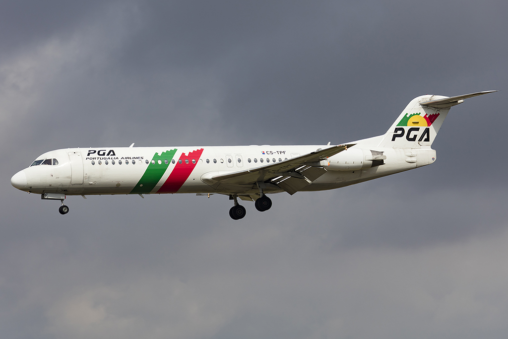 Portugalia, CS-TPF, Fokker, F-100, 26.09.2015, BCN, Barcelona, Spain




