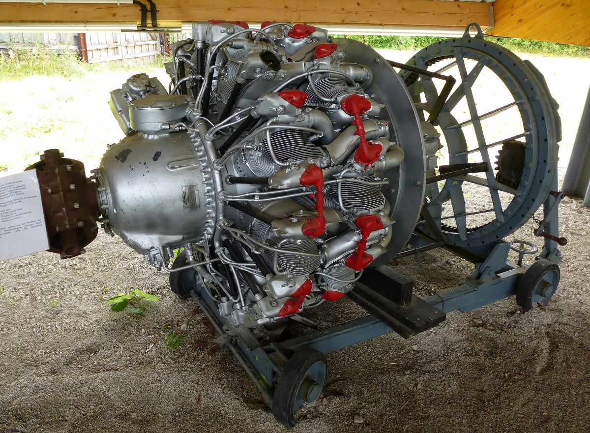 Pratt&Whitney R-2800/USA, 18-Zyl.Sternmotor mit 46L Hubraum und 2500PS, von 1937-60 wurden 125.334 Stck gebaut, Fichtelbergmuseum, Aug.2014