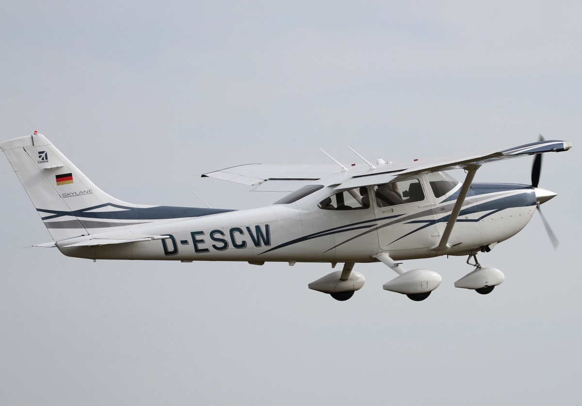 Privat, D-ESCW, Cessna, 182 T Skylane, 24.08.2013, EDMT, Tannheim (Tannkosh '13), Germany