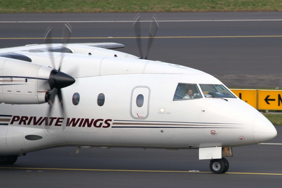 Privat Wings Flugcharter, D-CDAX, Dornier, Do-328-110 (Bug/Nose), 03.04.2015, DUS-EDDL, Düsseldorf, Germany