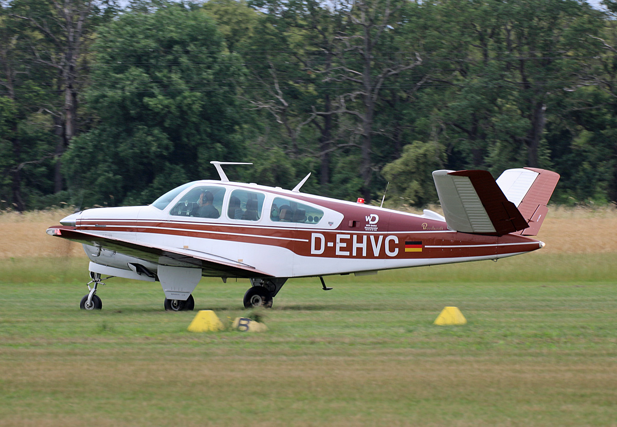 Private Beechcraft V-35 Bonanza, D-EHVC, Flugplatz Bienenfarm, 01.07.2023