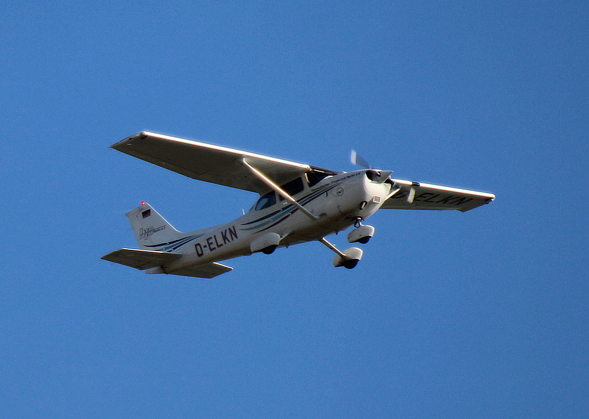 Private Cessna 172R, D-ELKN, BER, 31.10.2021