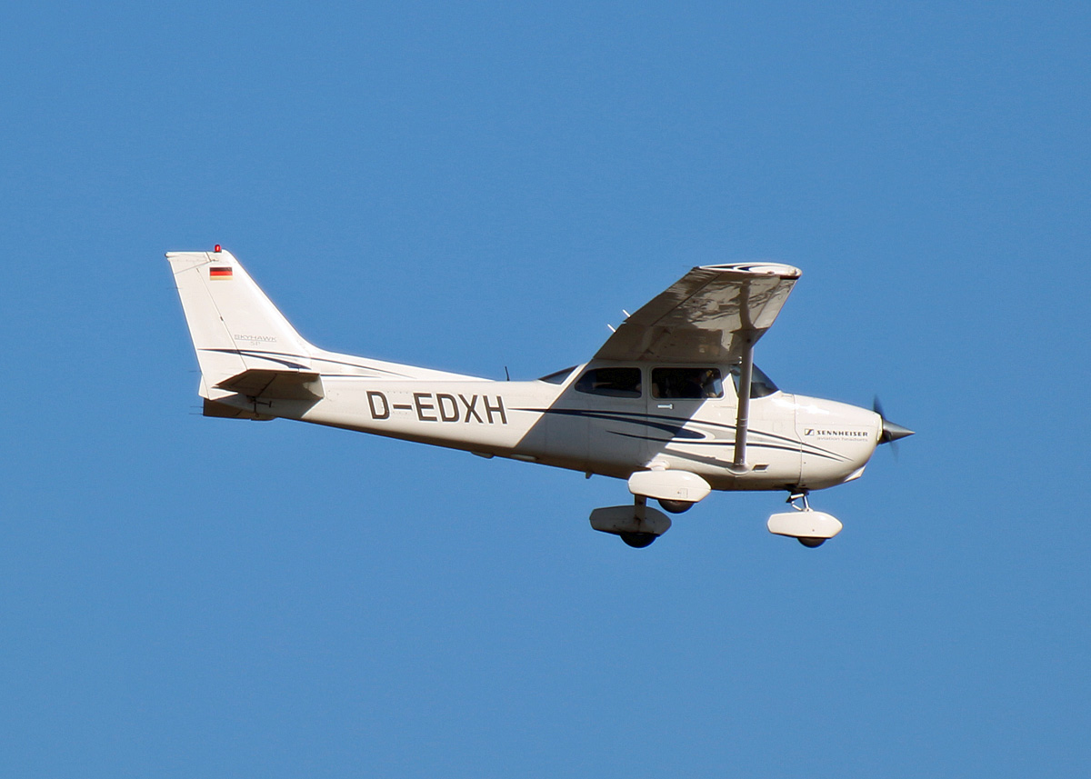 Private Cessna 172S Skyhawk SP, D.EDXH, BER, 10.03.2021