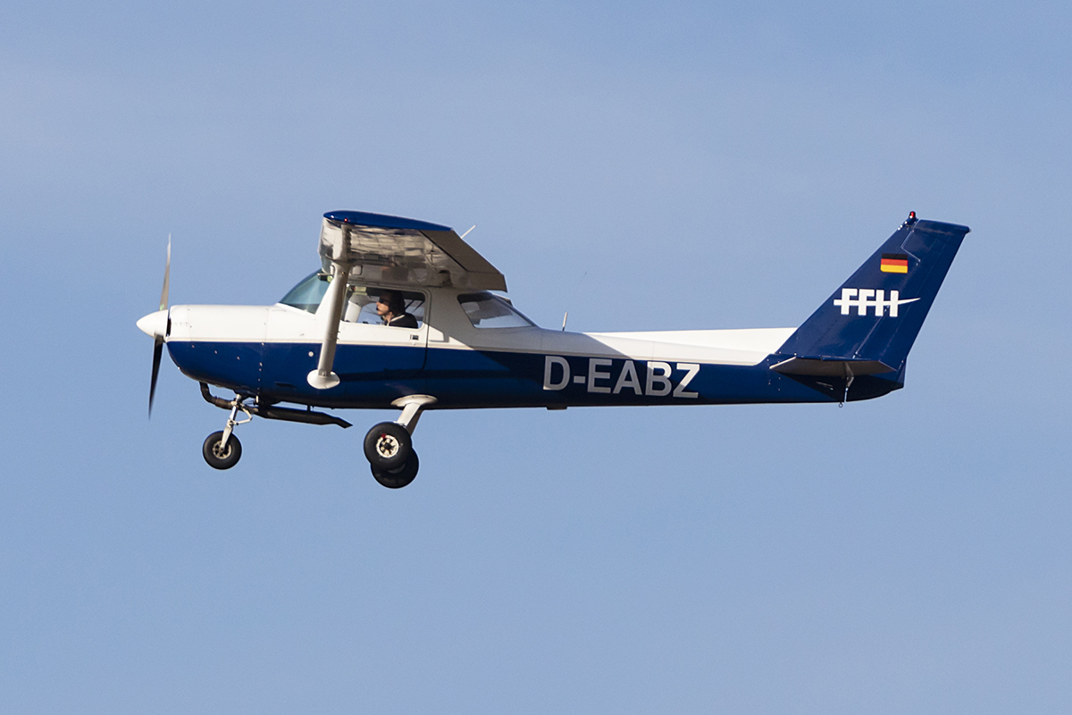Private, D-EABZ, Cessna, 152, 11.01.2018, STR, Stuttgart, Germany




