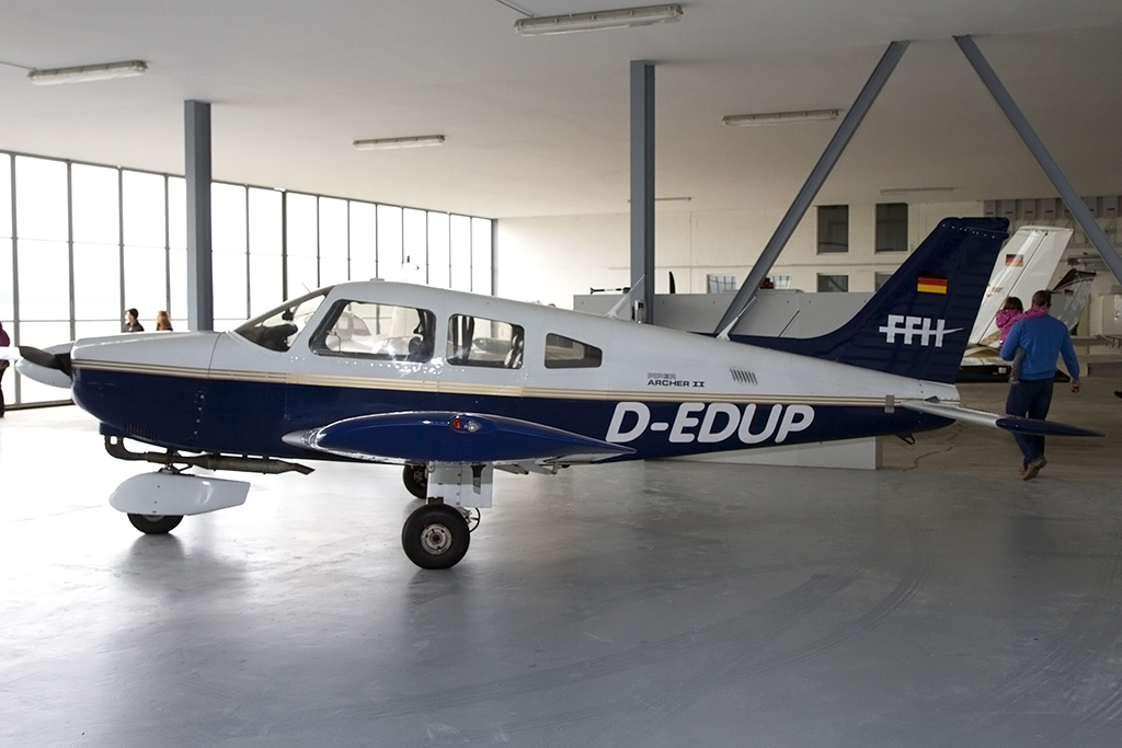 Private, D-EDUP, Piper, PA-28-181 Archer II, 21.06.2015, EDTF, Freiburg, Germany 



