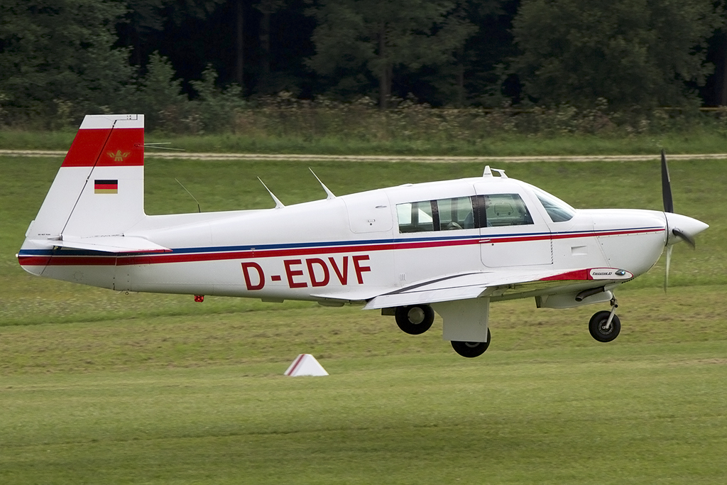 Private, D-EDVF, Mooney, M-20F Executive, 06.09.2013, EDST, Hahnweide, Germany



