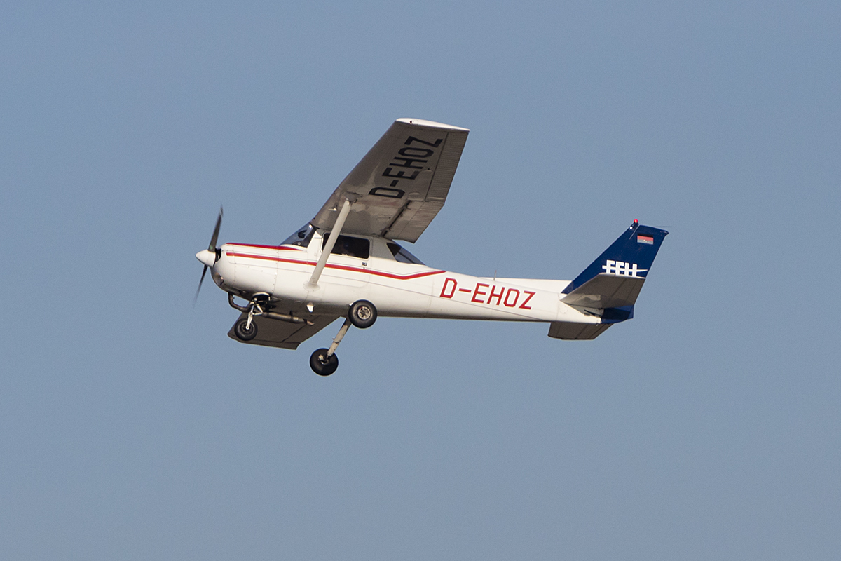 Private, D-EHOZ, Reims-Cessna, F152, 11.01.2018, STR, Stuttgart, Germany 


