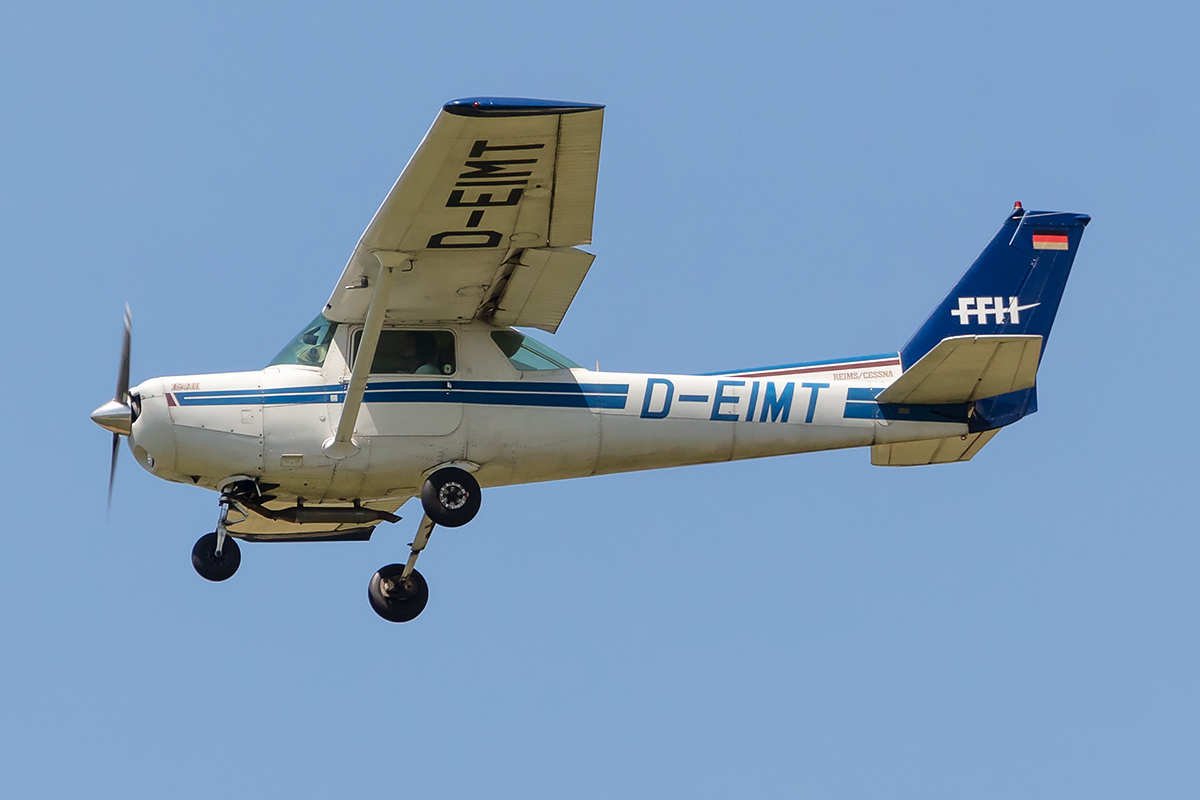 Private, D-EIMT, Reims-Cessna, F152, 16.06.2021, LHA, Lahr, Germany