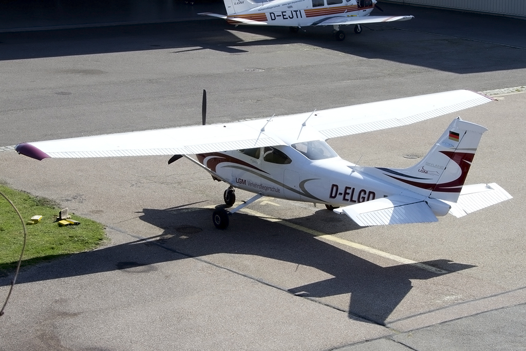 Private, D-ELGD, Cessna, 182T Skylane, 11.03.2014, MHG, Mannheim, Germany 



