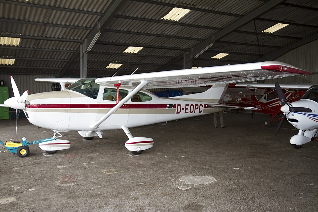 Private, D-EOPC, Reims-Cessna, F182Q Skylane, 21.06.2015, EDTF, Freiburg, Germany 




