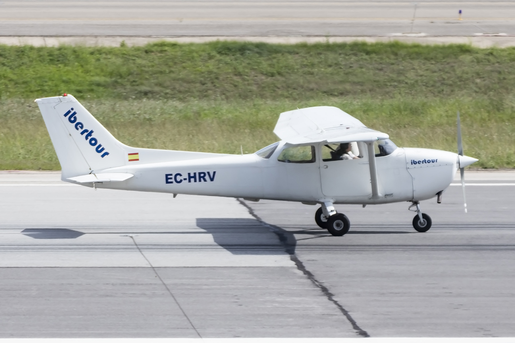 Private, EC-HRV, Reims-Cessna, F172M Skyhawk, 18.09.2015, GRO, Girona, Spain 



