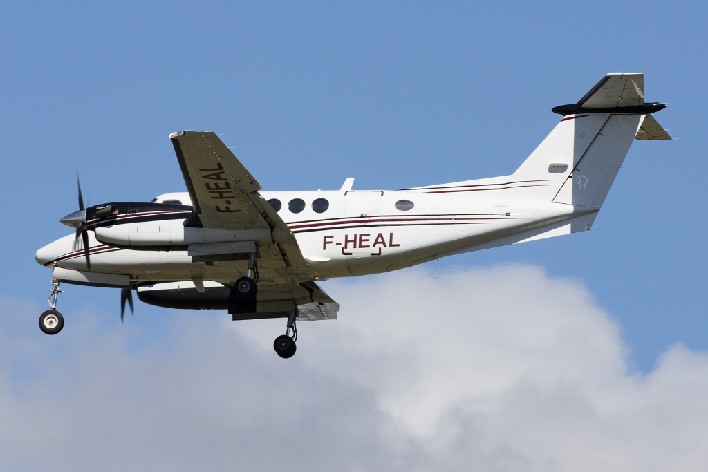 Private, F-HEAL, Beechcraft, King Air 200, 17.09.2015, TLS, Toulouse, France





