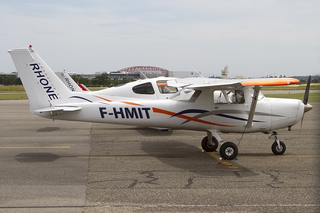 Private, F-HMIT, Reims-Cessna, F-152, 06.06.2014, LYN, Lyon-Bron, France 





