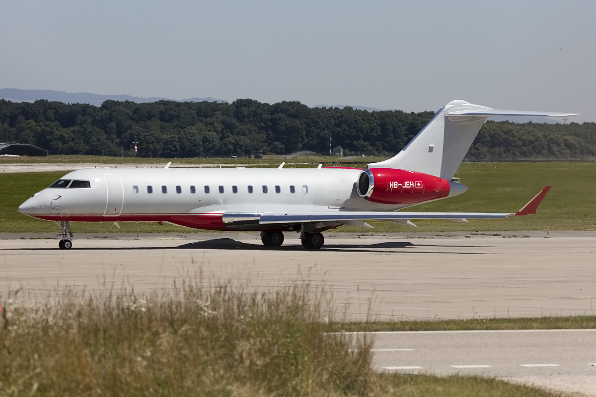 Private, HB-JEH, Bombardier, BD-700-1A10 Global 6000, 17.07.2016, GVA, Geneve, Switzerland 




