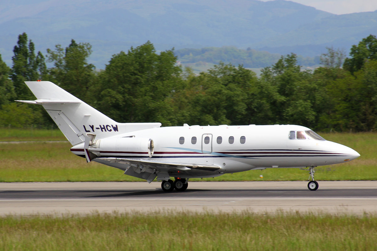 Private, LY-HCW, Hawker 800XPi, 18.Mai 2016, BSL Basel, Switzerland.