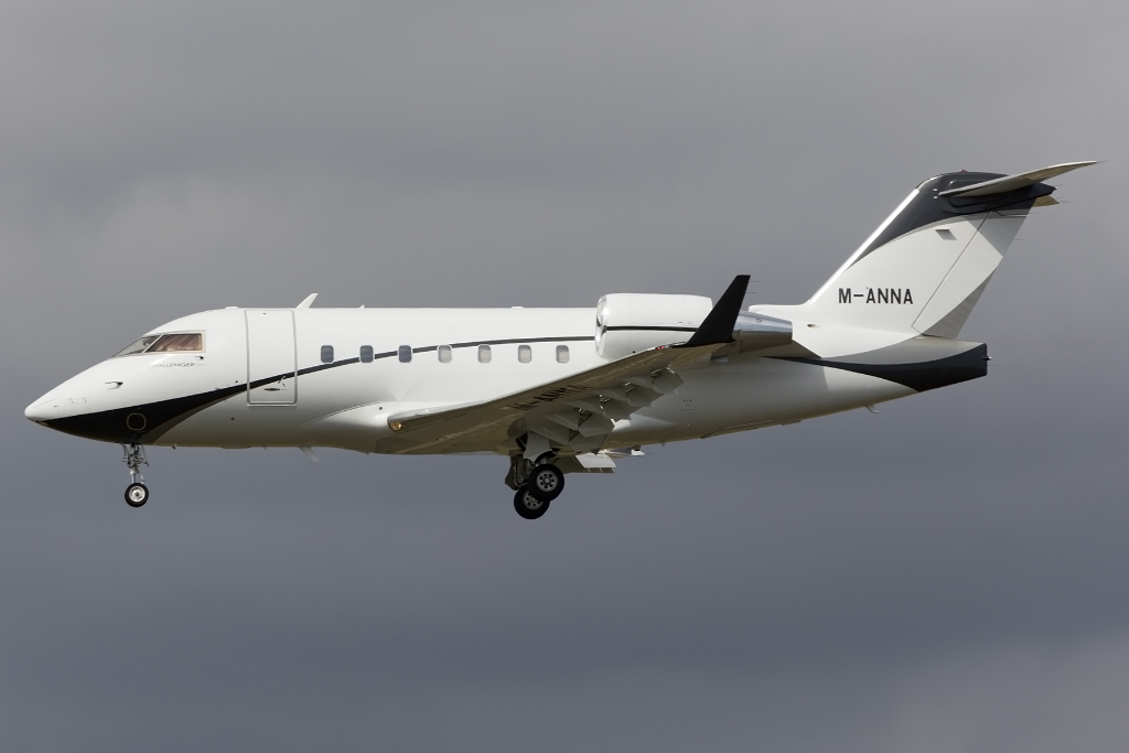 Private, M-ANNA, Bombardier, CL-600-2B16 Challenger 604, 26.09.2015, BCN, Barcelona, Spain 




