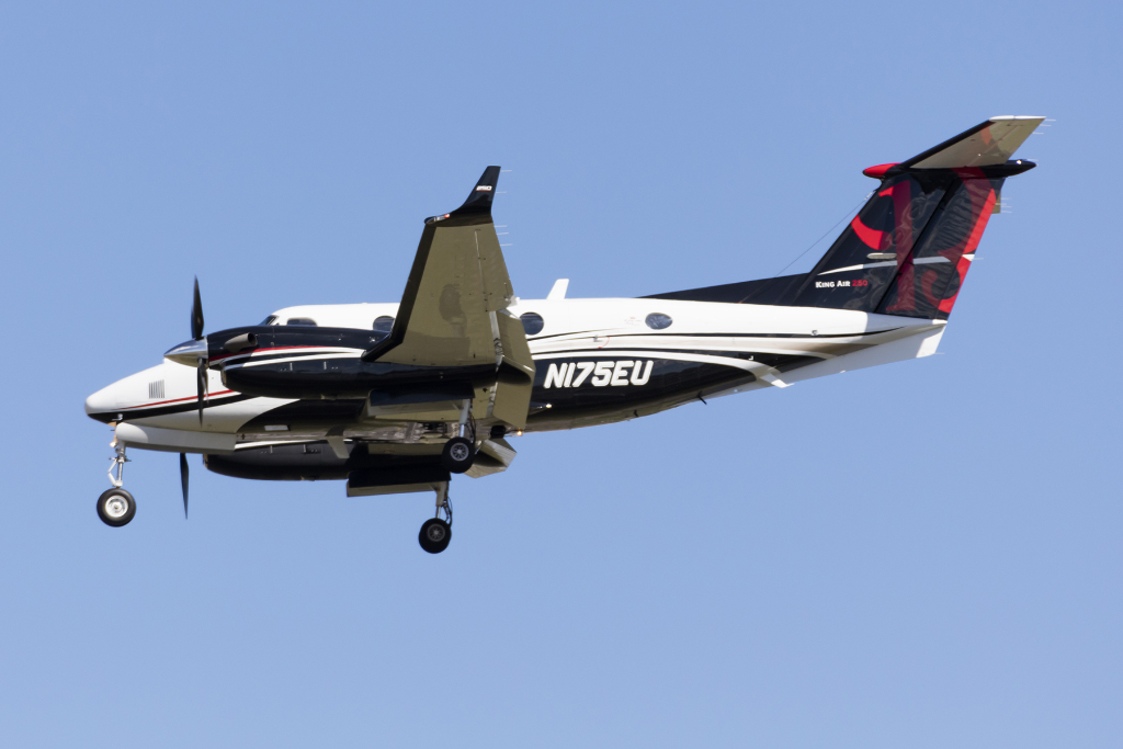 Private, N175EU, Beechcraft, King Air 250, 17.09.2015, TLS, Toulouse, France 




