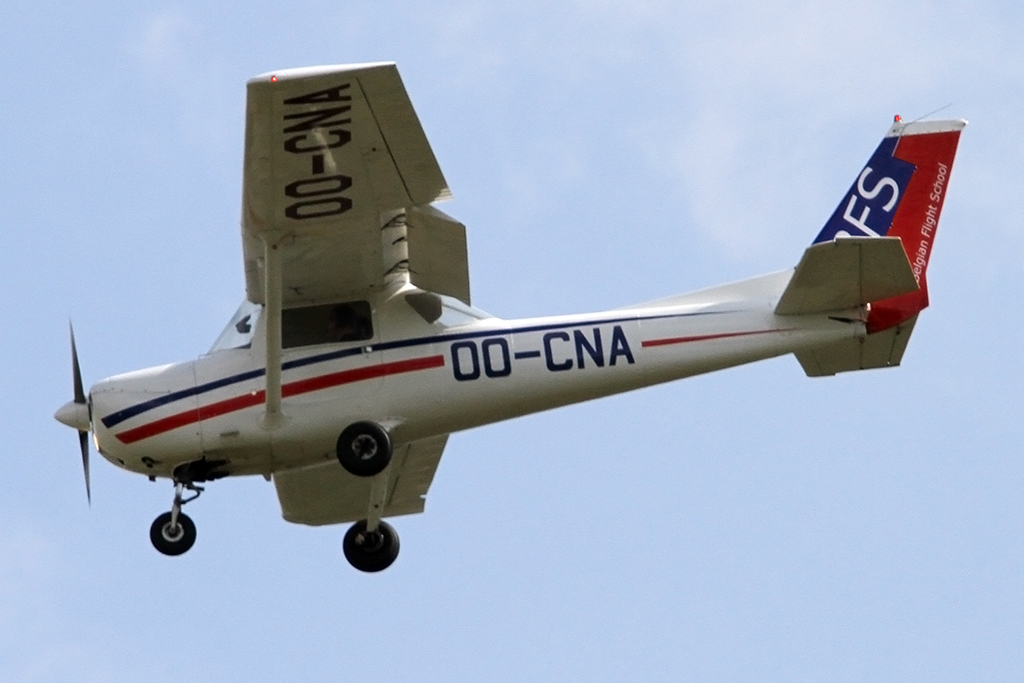 Private, OO-CNA, Reims-Cessna, F150M, 08.09.2013, LGG, Liege, Belgien 



