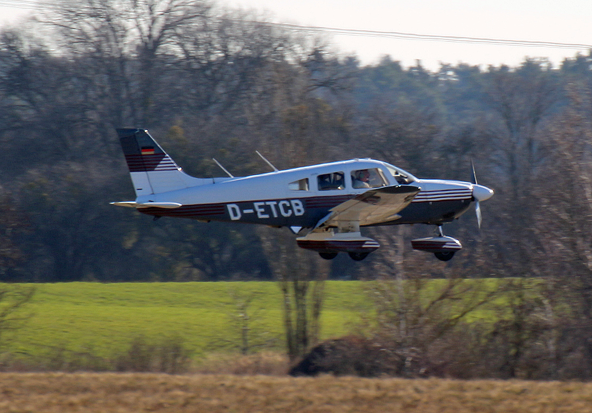 Private Piper PA-28-128 Archer II, D-ETCB, Flugplatz Strausberg, 16.02.2019